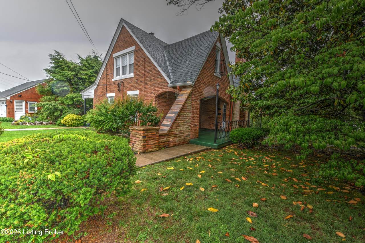 126 Crawford Ave - Photo 1