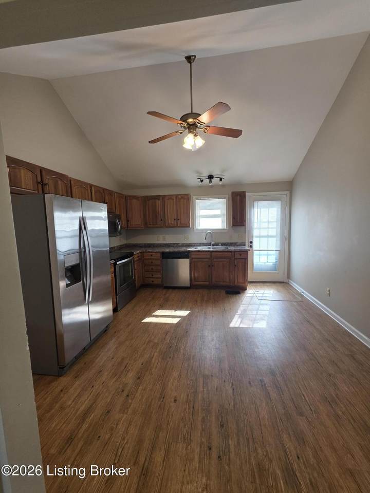 https://bt-photos.global.ssl.fastly.net/louisville/1280_boomver_1_1719177-2.jpg