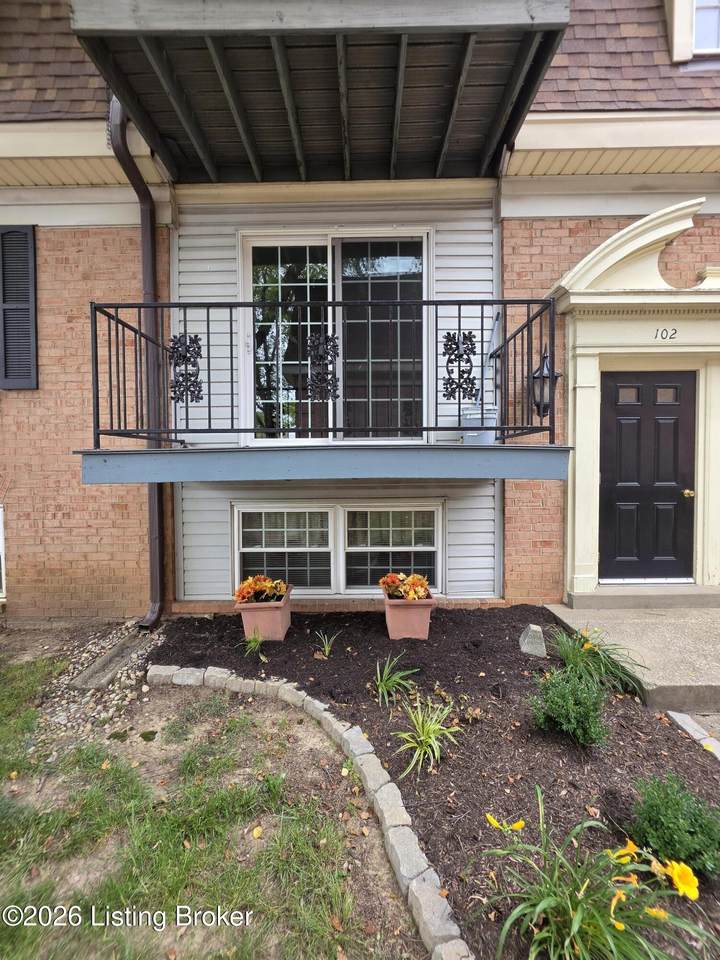 102 Algiers Ct - Photo 1