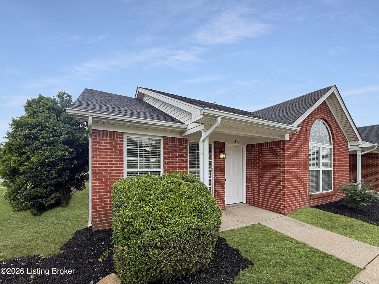 117 Woodlake Ct - Photo 1