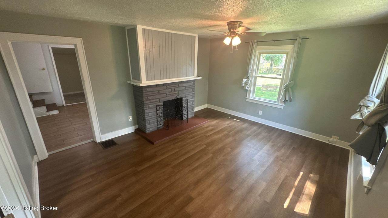 https://bt-photos.global.ssl.fastly.net/louisville/1280_boomver_1_1720241-2.jpg