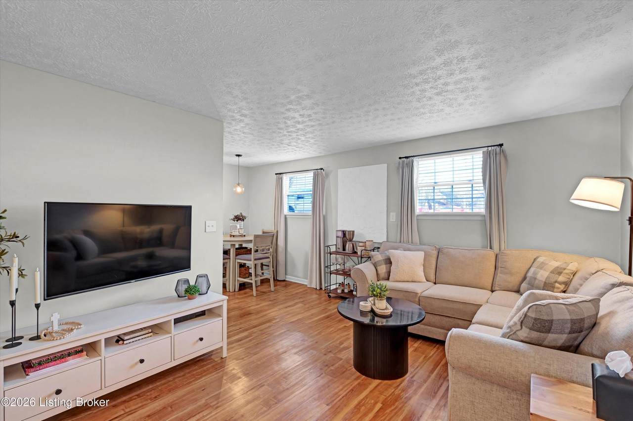 226 Middletown Square - Photo 1