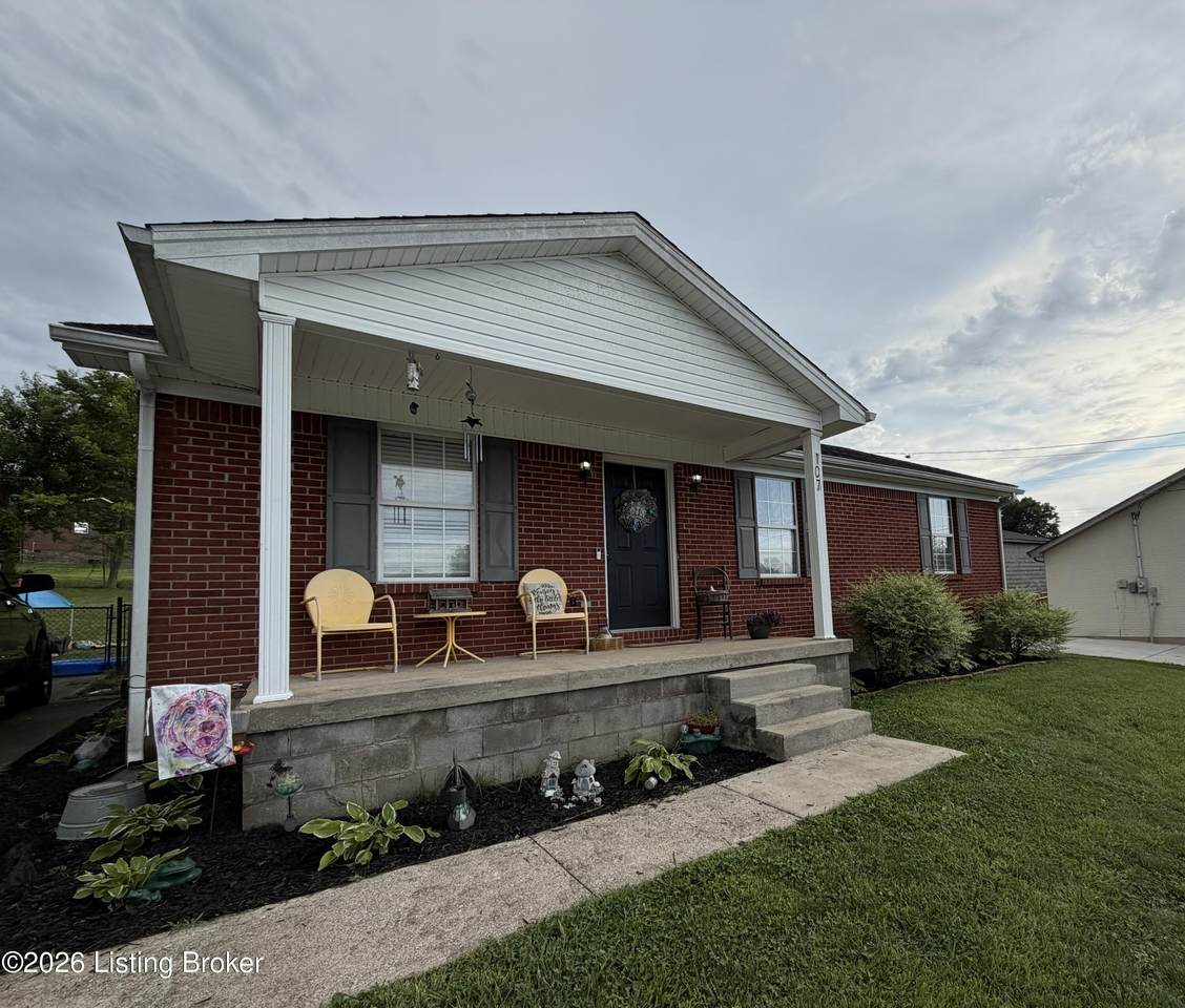 107 Watts Ct - Photo 1