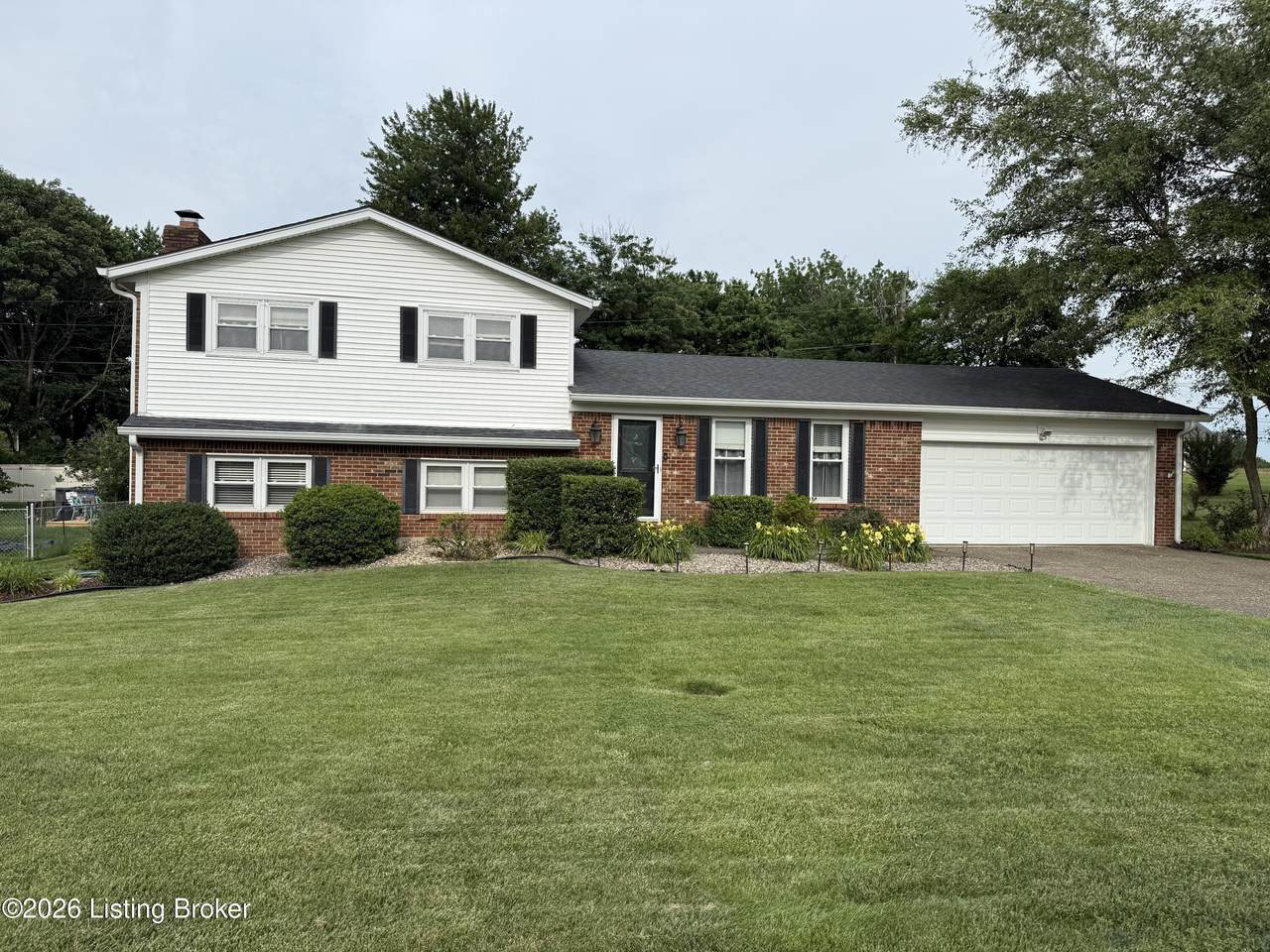 904 Tyler Cir - Photo 1