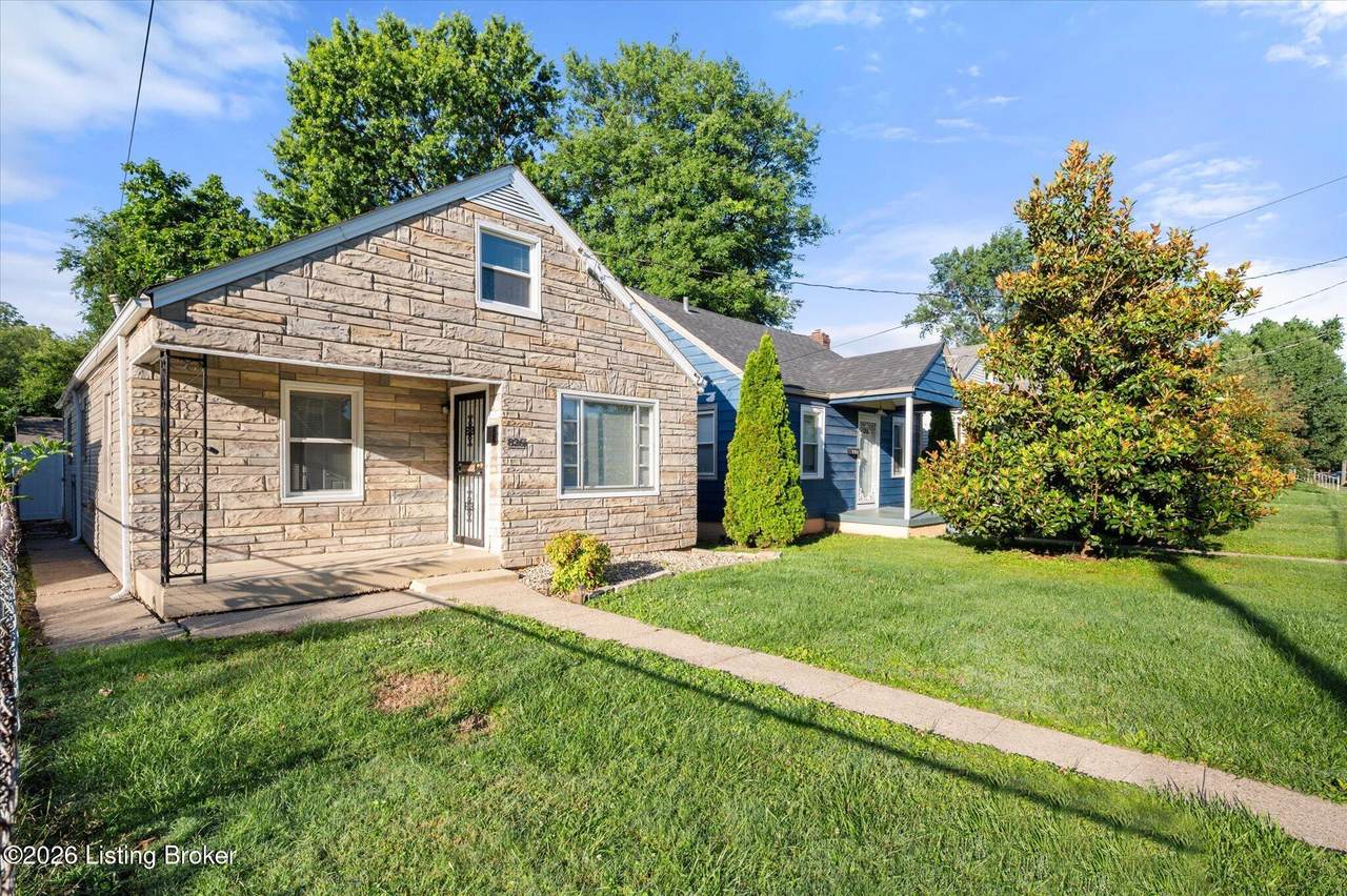 826 Brentwood Ave - Photo 1