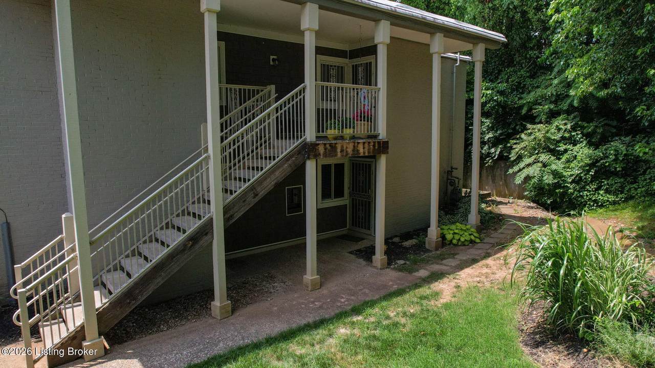 1815 Gardiner Ln - Photo 1