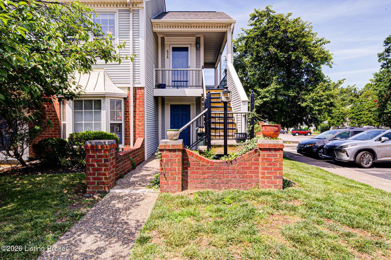 636 Cobblestone Square - Photo 1