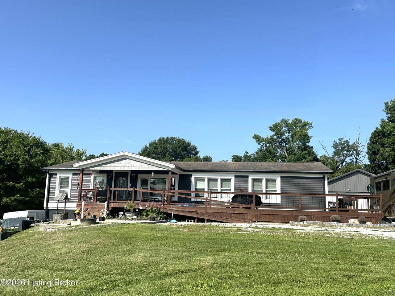 433 Thomas Ln - Photo 1
