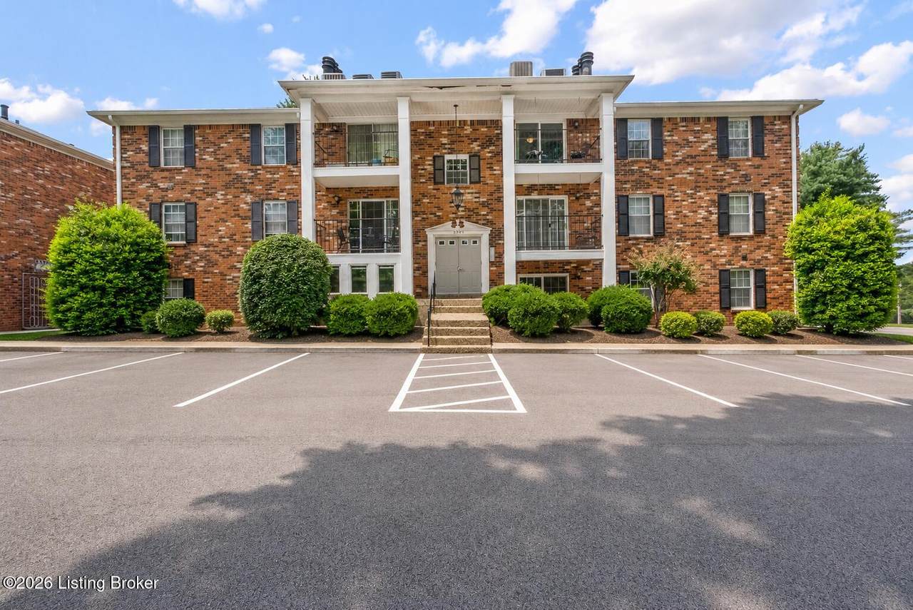 3307 Colonial Manor Cir - Photo 1