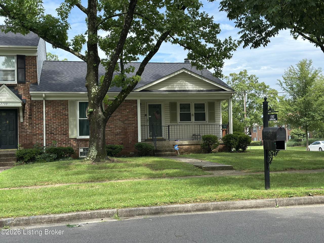 2707 Langdon Dr - Photo 1