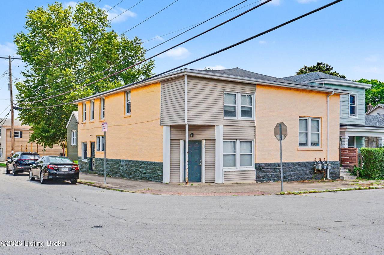 1100 Oak St - Photo 1