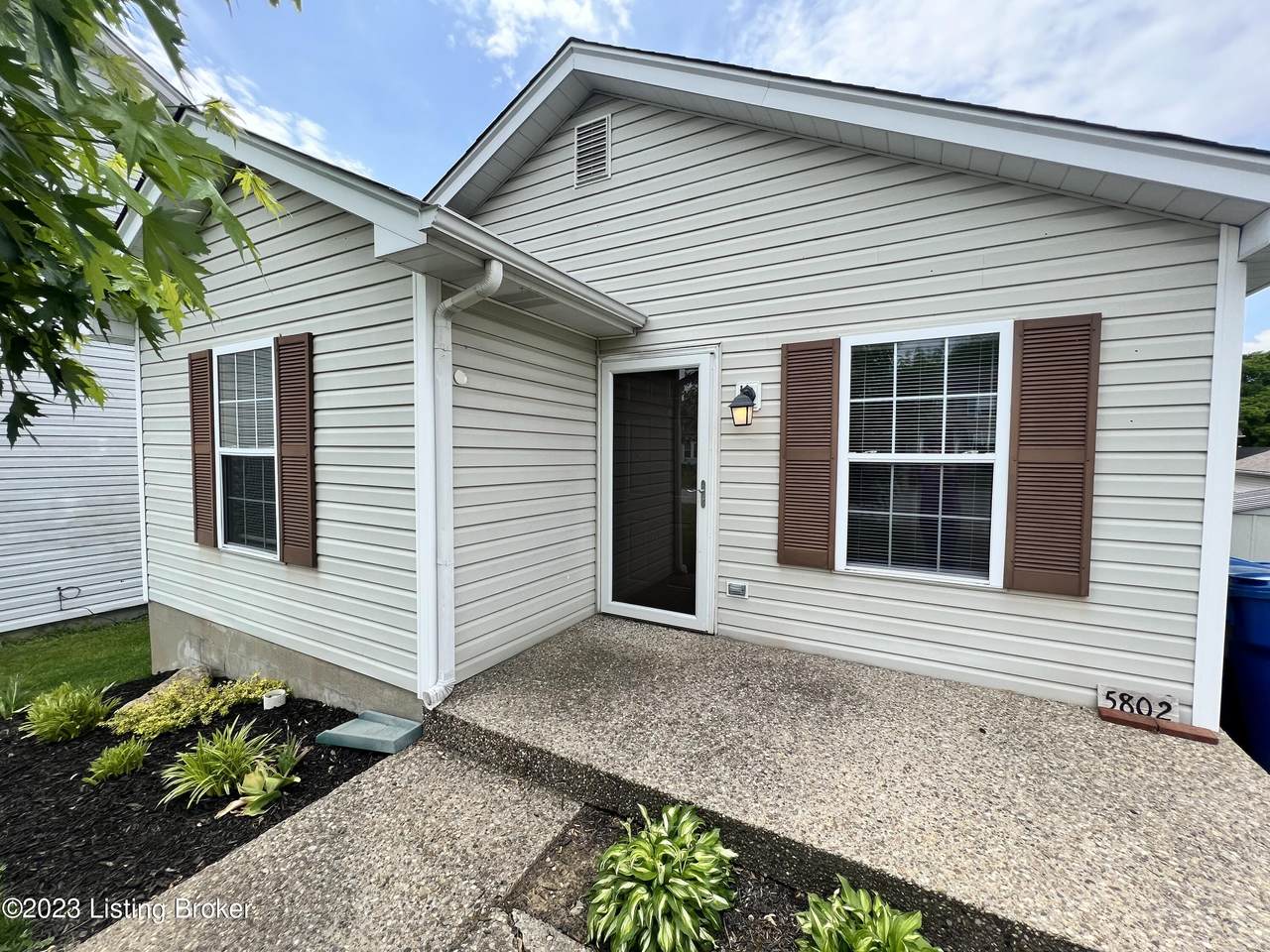 5802 Lake Erie Dr - Photo 1