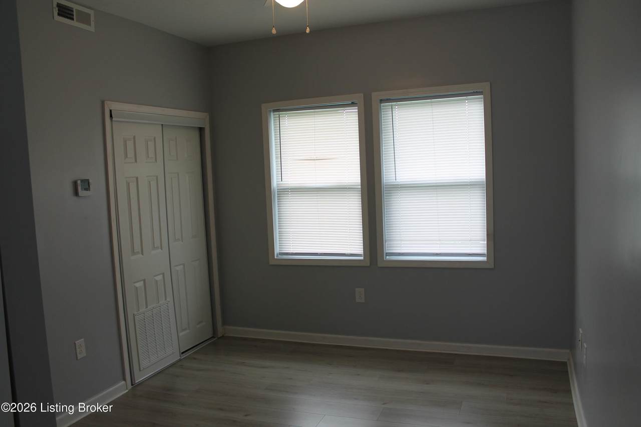 952 Floyd St - Photo 1