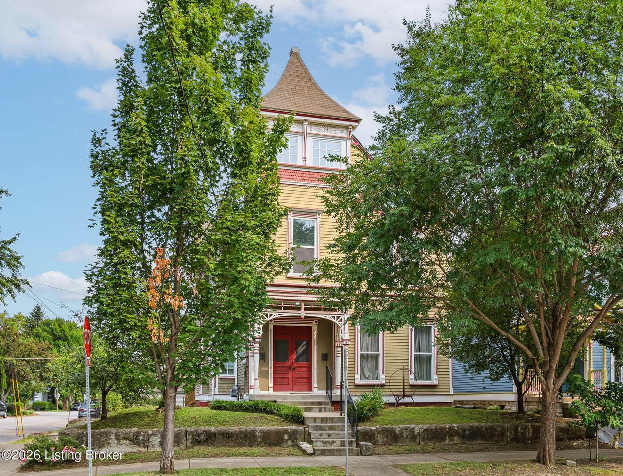 1401 Morton Ave - Photo 1