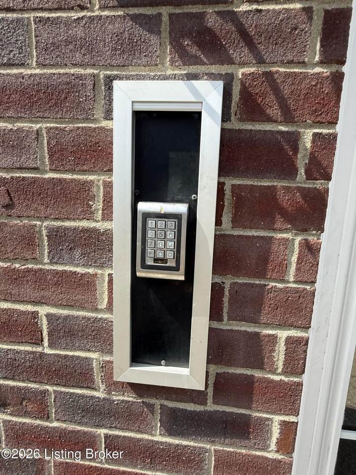 https://bt-photos.global.ssl.fastly.net/louisville/1280_boomver_1_1724704-2.jpg
