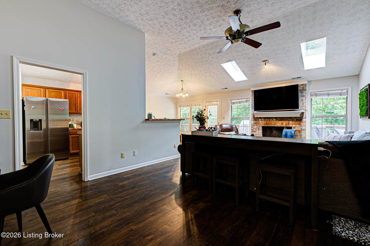 https://bt-photos.global.ssl.fastly.net/louisville/1280_boomver_1_1725515-2.jpg