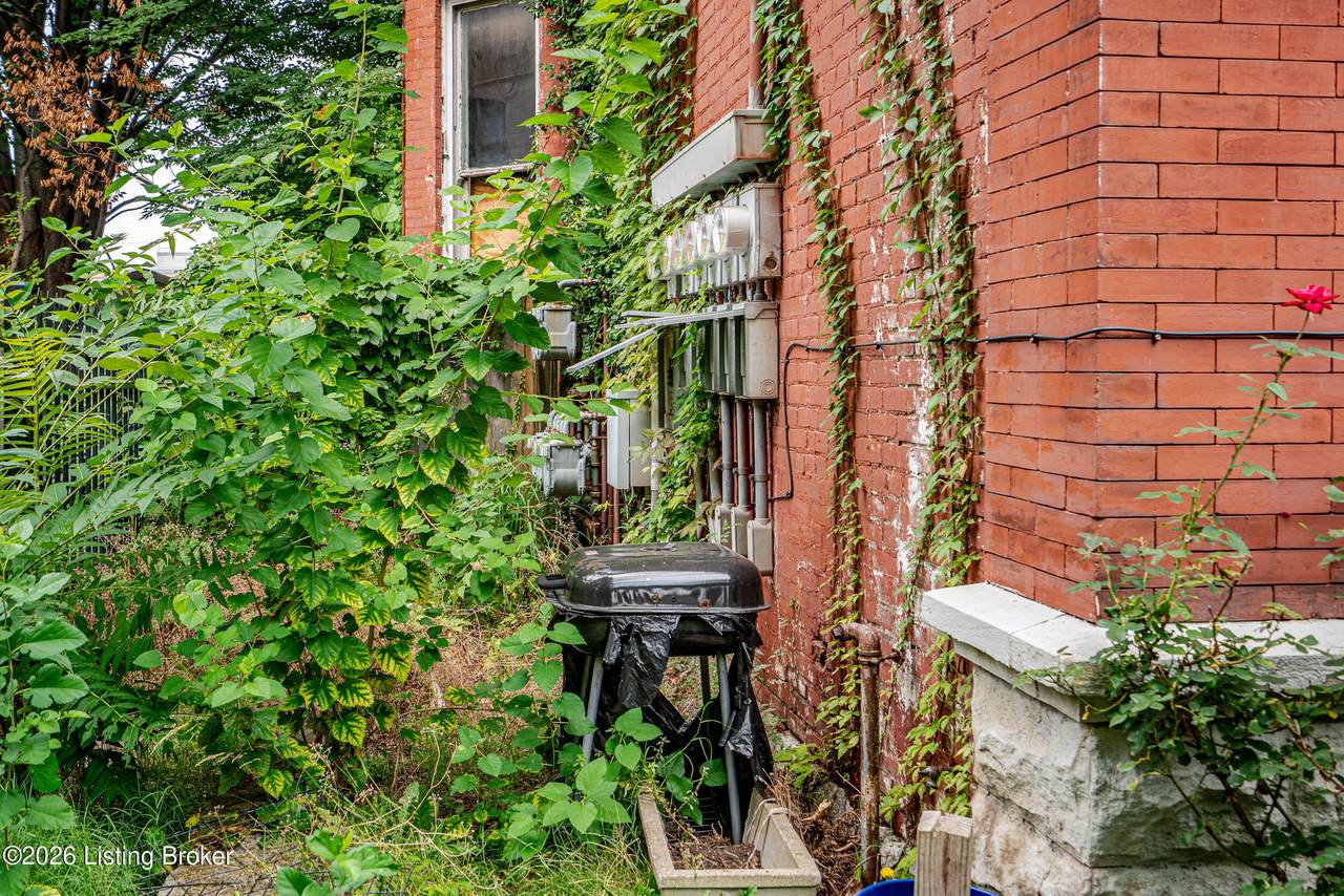 https://bt-photos.global.ssl.fastly.net/louisville/1280_boomver_1_1725866-2.jpg