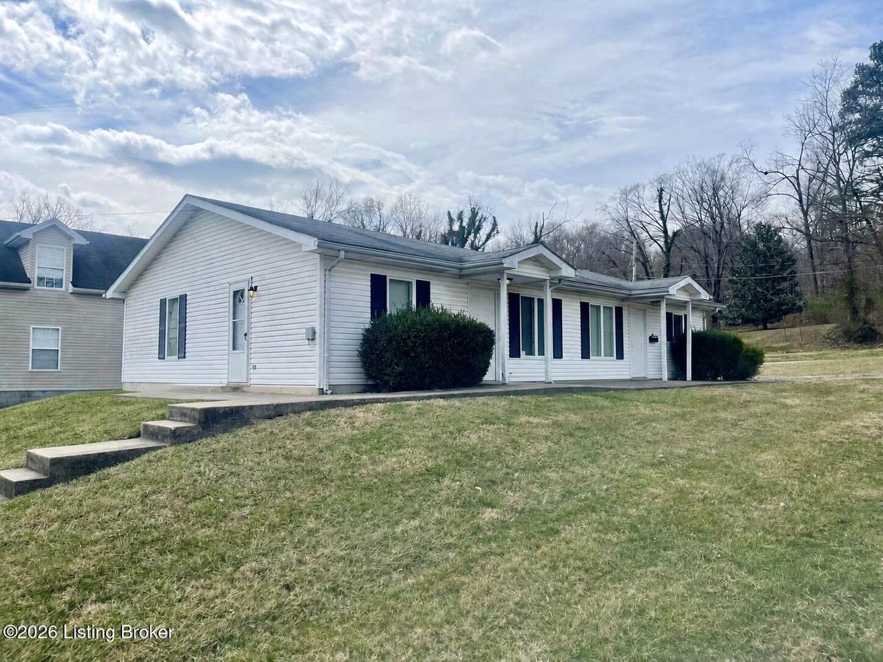 821 Commerce St - Photo 1