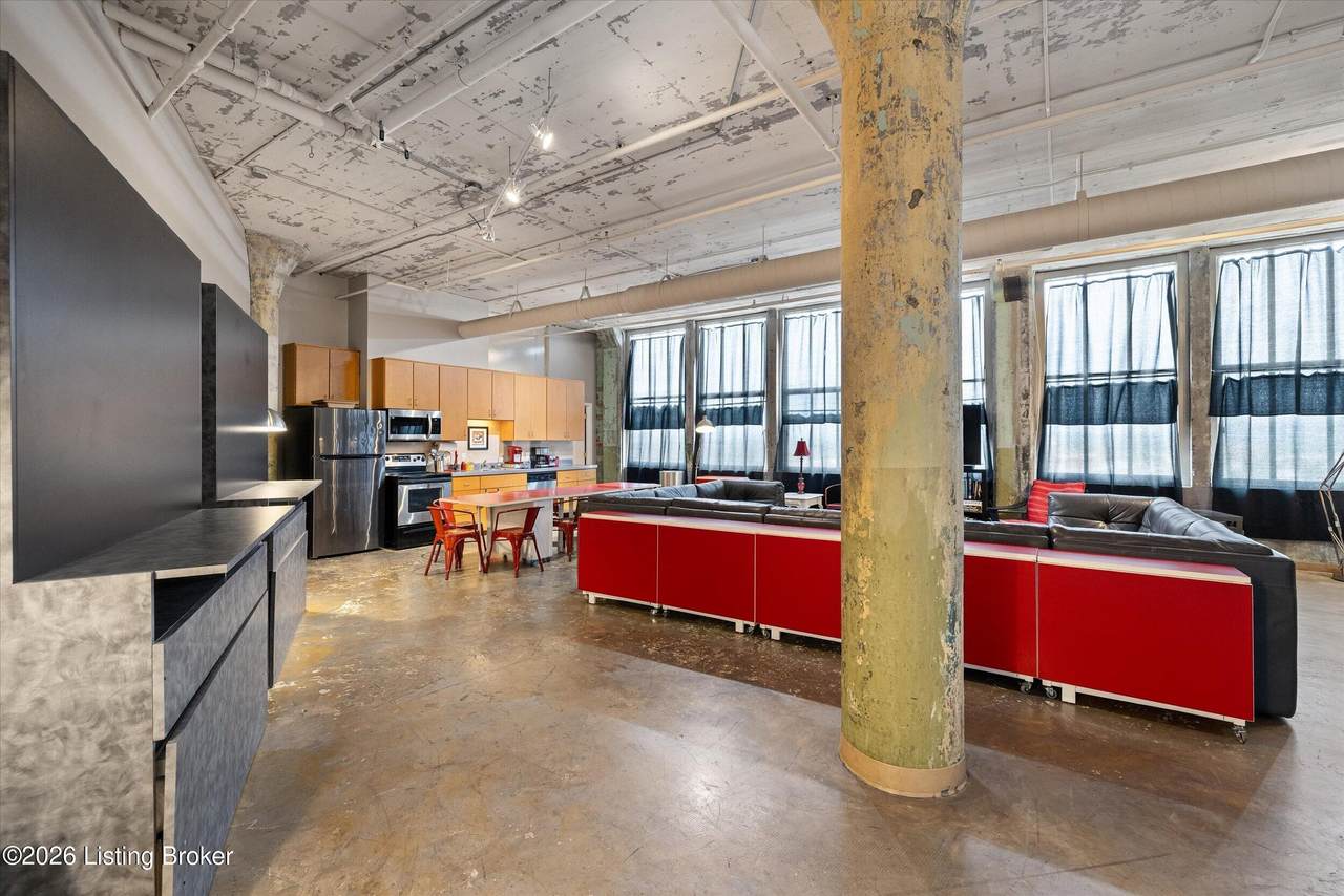 815 Market St - Photo 1