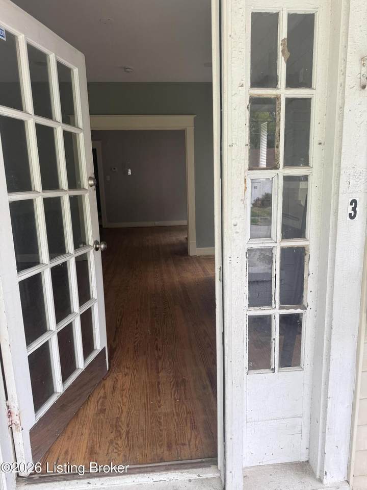 112 Woodlawn Ave - Photo 1