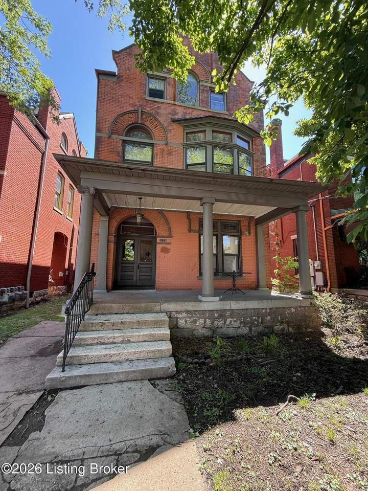 1321 1st St - Photo 1
