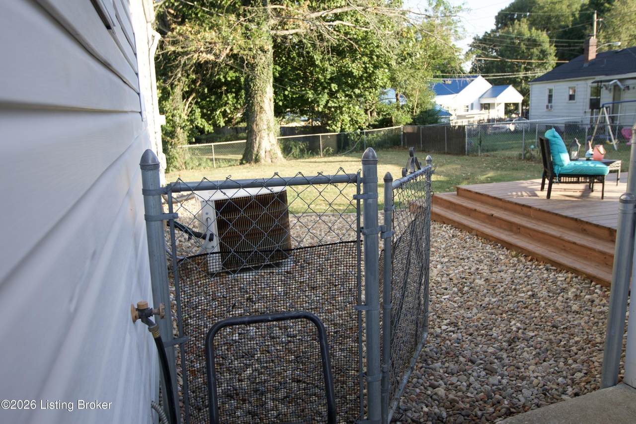 https://bt-photos.global.ssl.fastly.net/louisville/1280_boomver_1_1728016-2.jpg