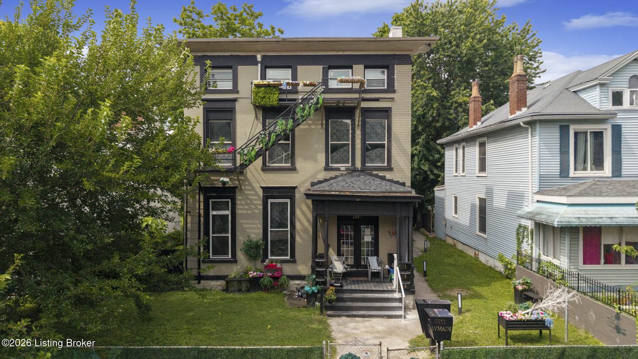 2613 Main St - Photo 1