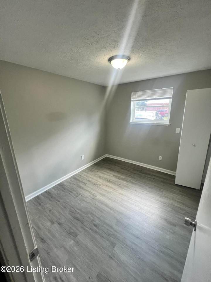 https://bt-photos.global.ssl.fastly.net/louisville/1280_boomver_1_1728380-2.jpg