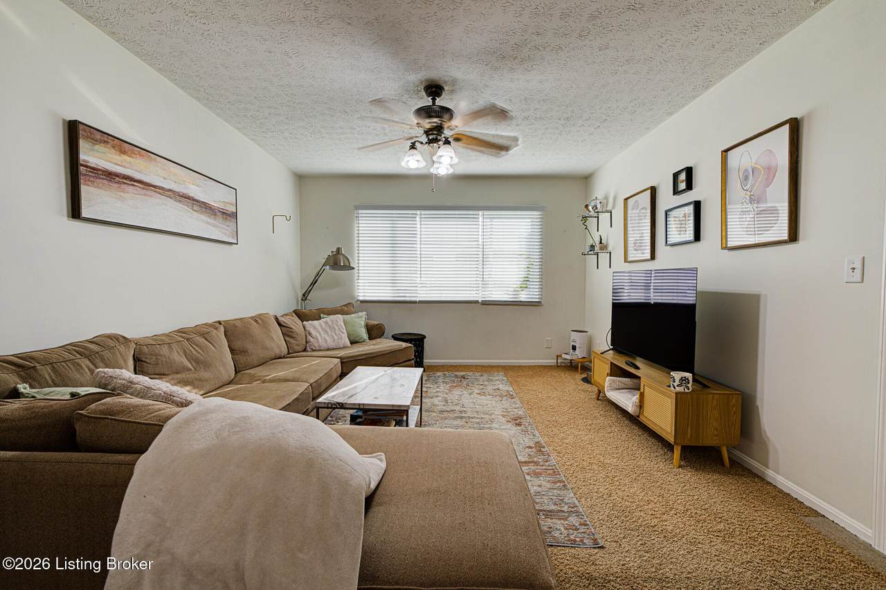 302 Casa Bella Ct - Photo 1