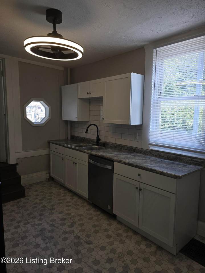 https://bt-photos.global.ssl.fastly.net/louisville/1280_boomver_1_1729271-2.jpg