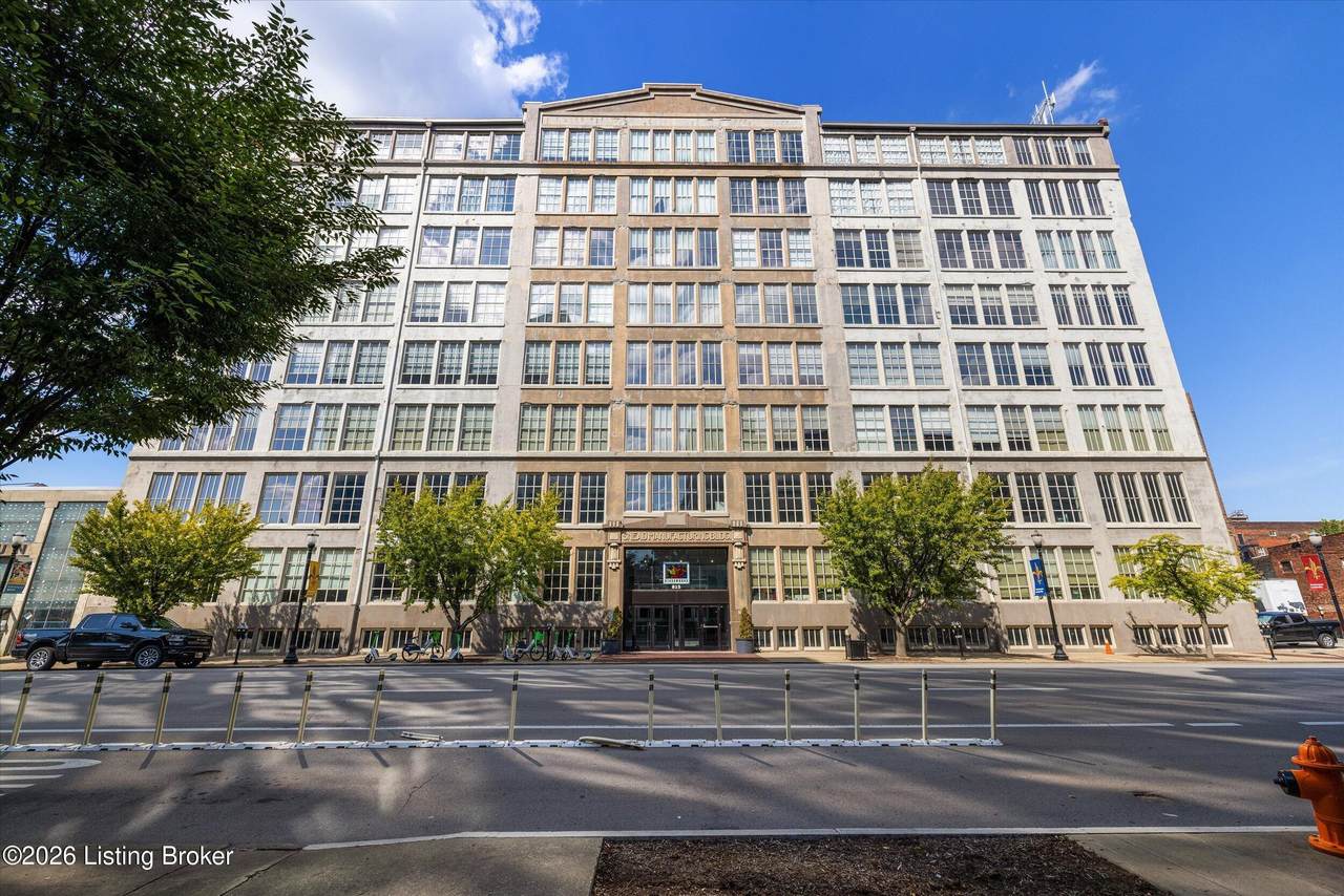 815 Market St - Photo 1