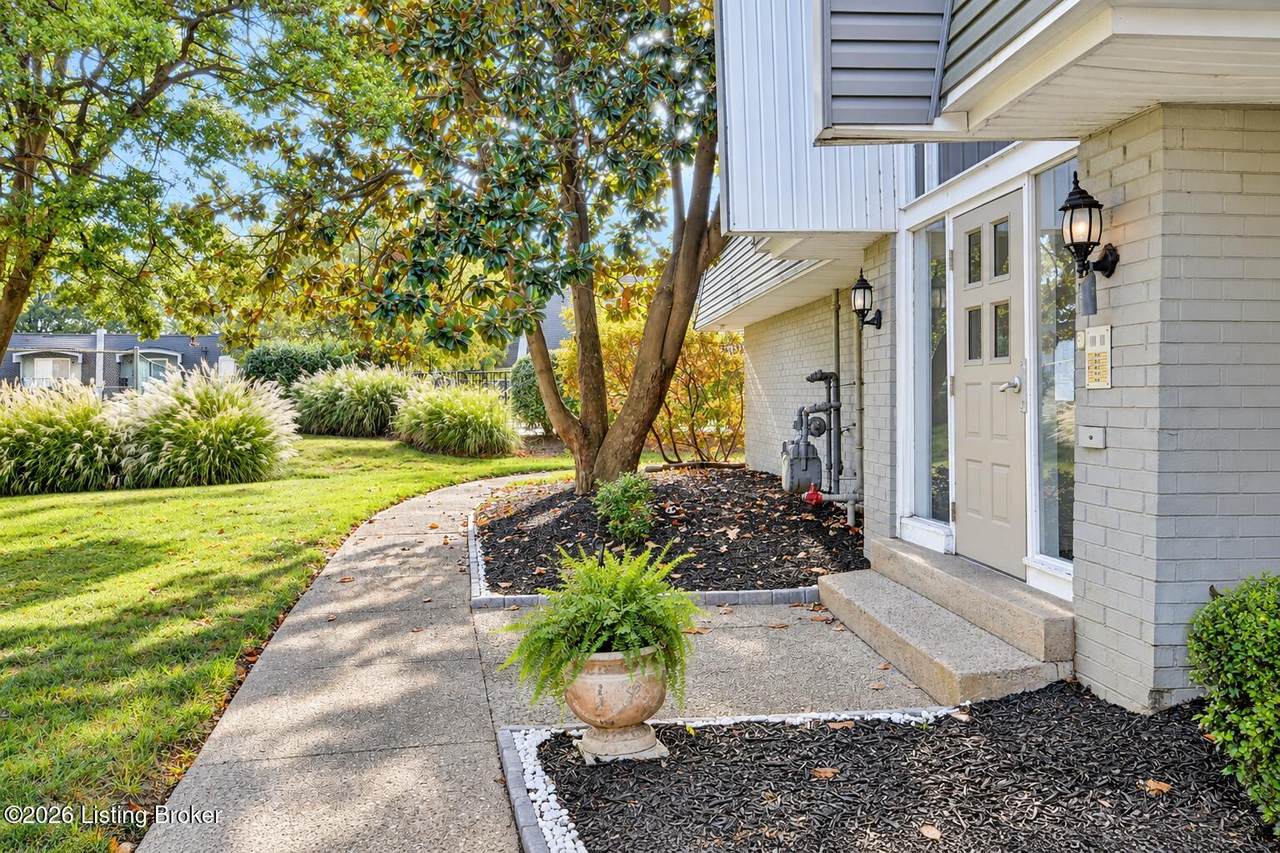 819 La Fontenay Ct - Photo 1