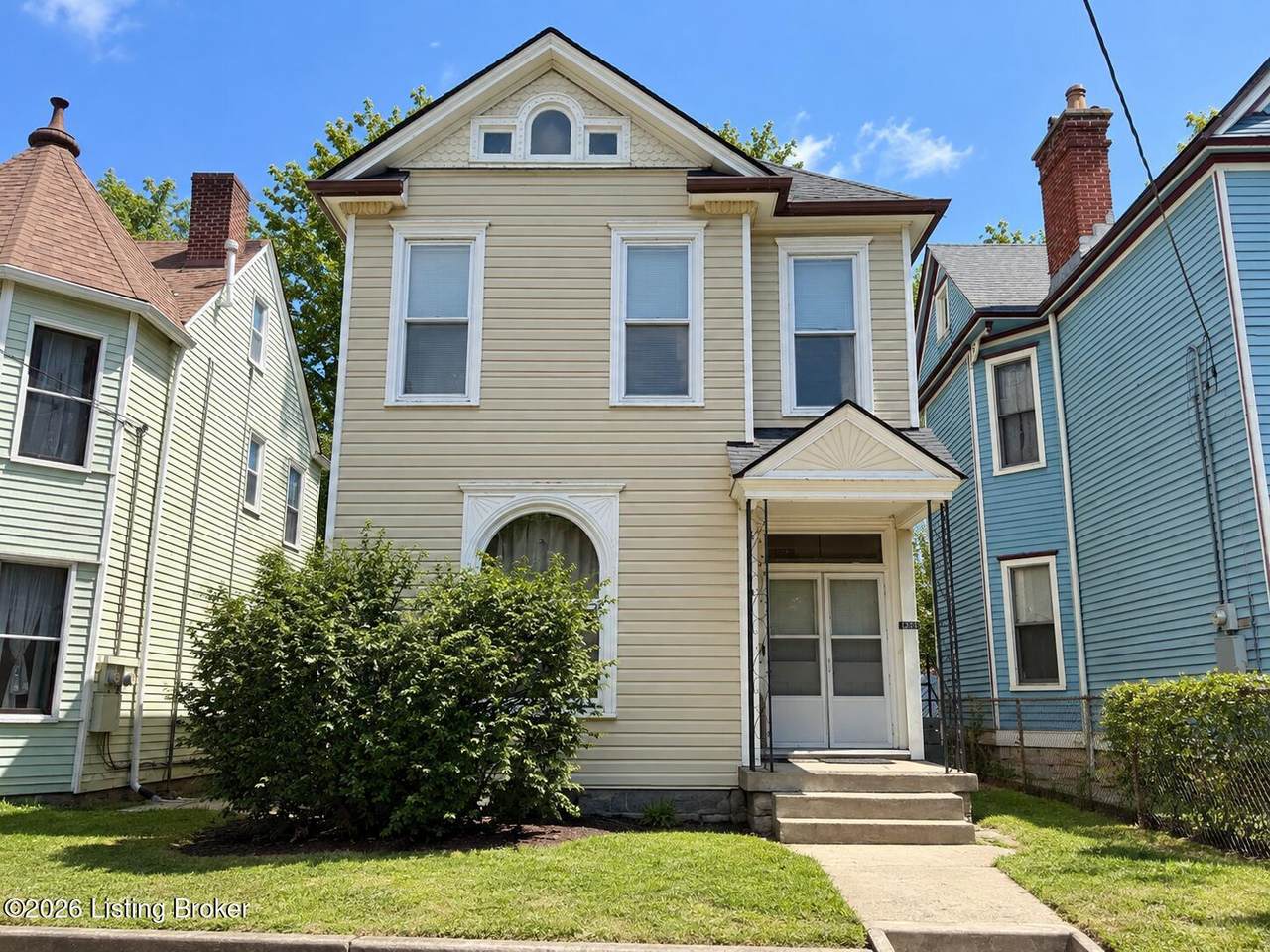 1325 Morton Ave - Photo 1