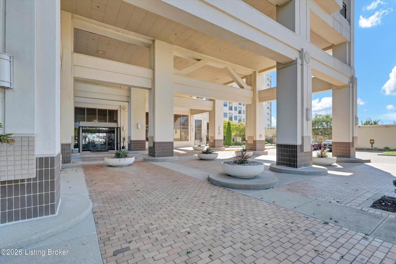 1 Riverpointe Plaza - Photo 1
