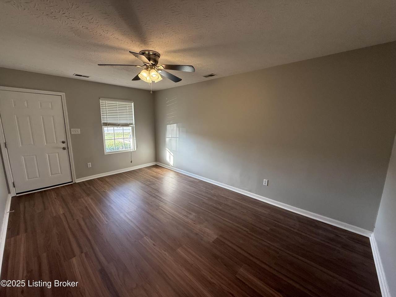 https://bt-photos.global.ssl.fastly.net/louisville/1280_boomver_1_1730544-2.jpg