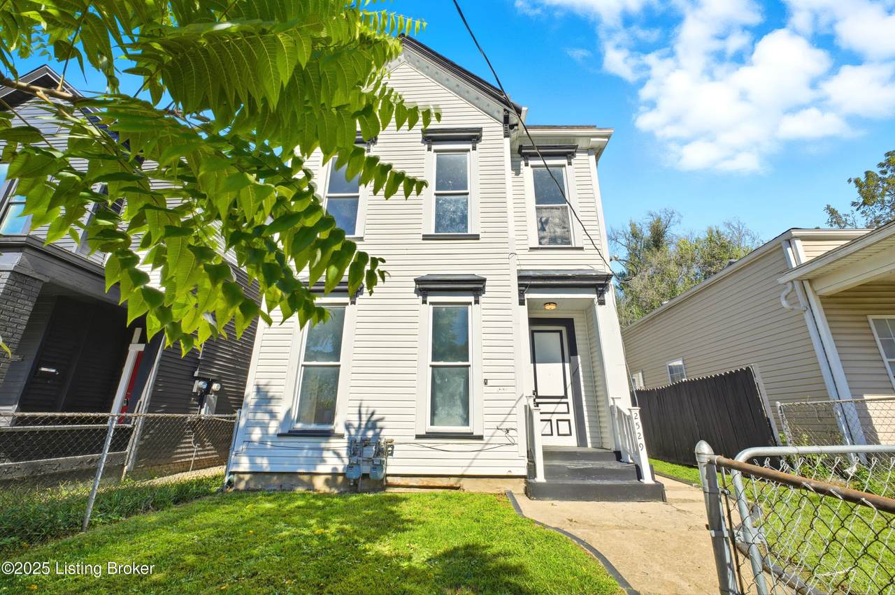 2529 Main St - Photo 1