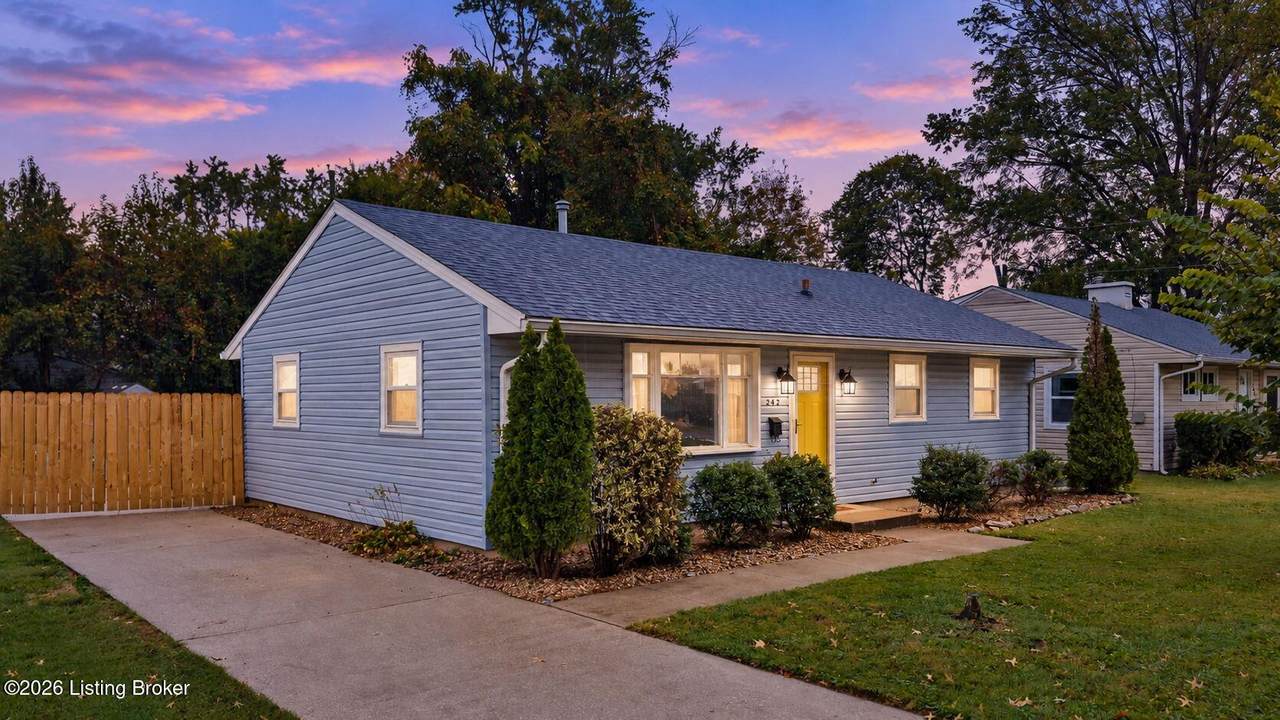 242 Flamingo Dr - Photo 1