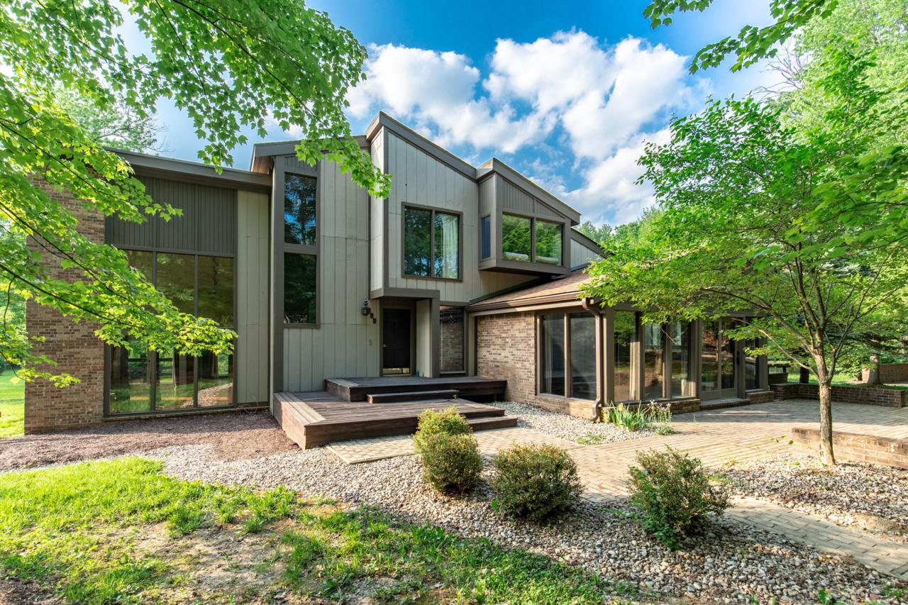 601 Evergreen Rd - Photo 1