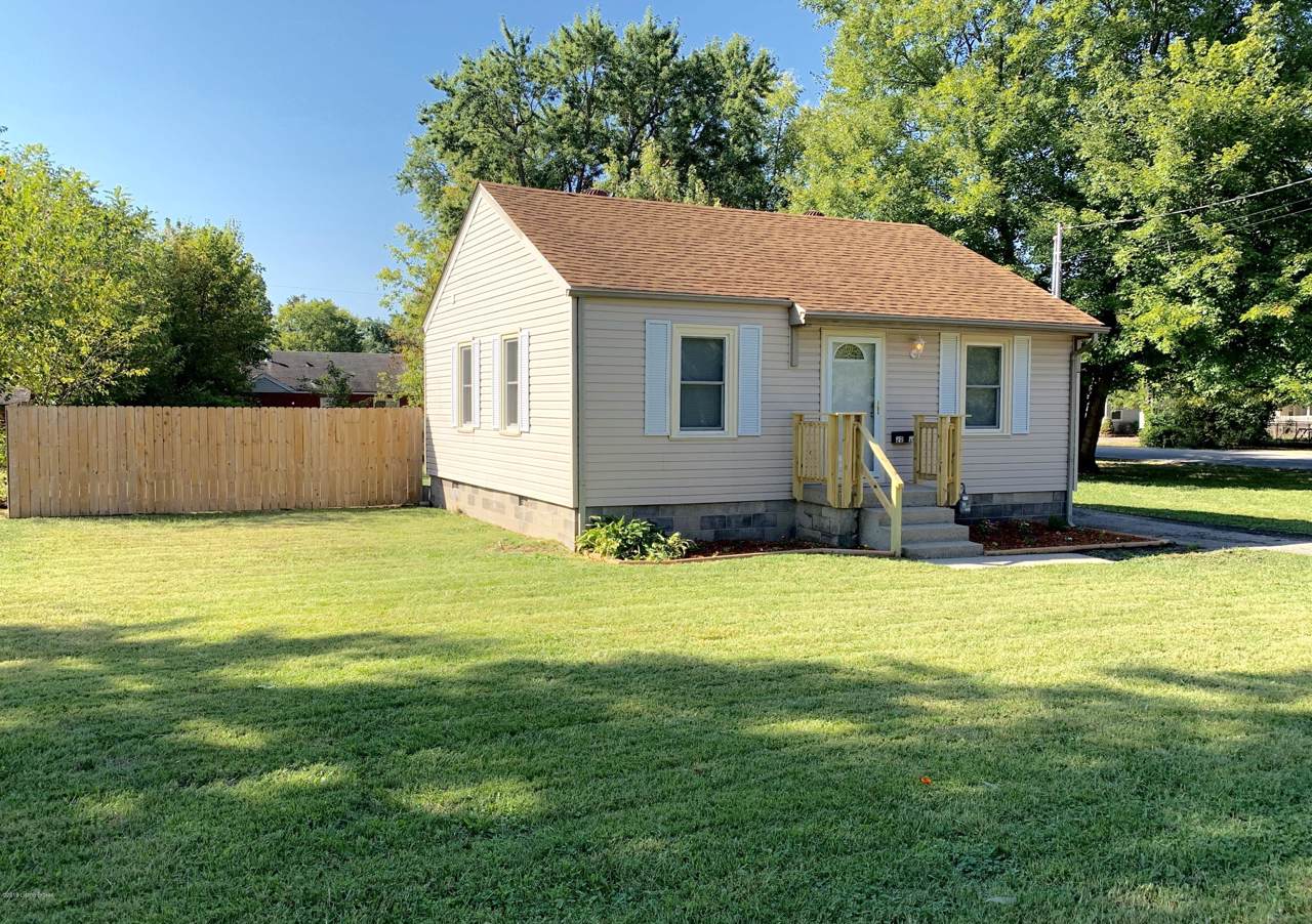2214 Rockford Ln - Photo 1