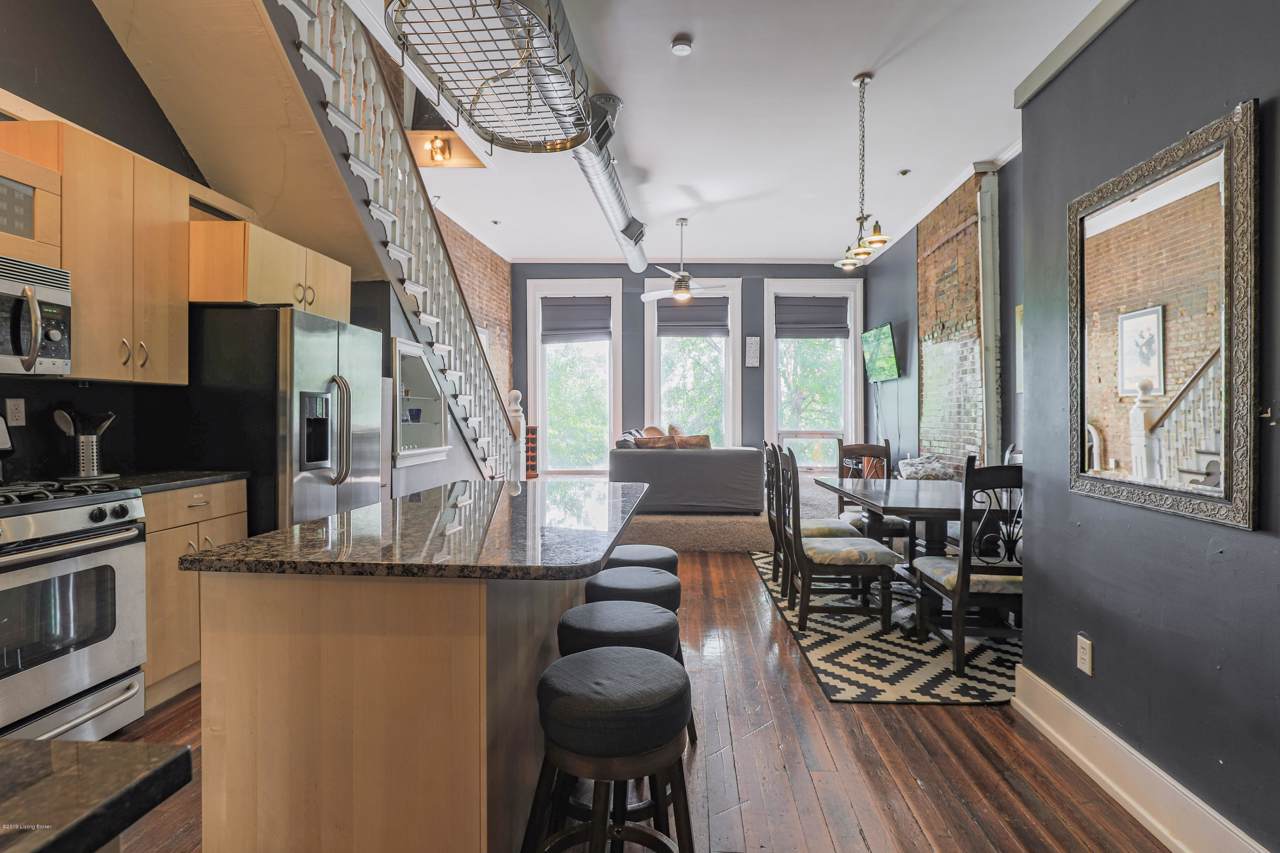 325 Market St - Photo 1