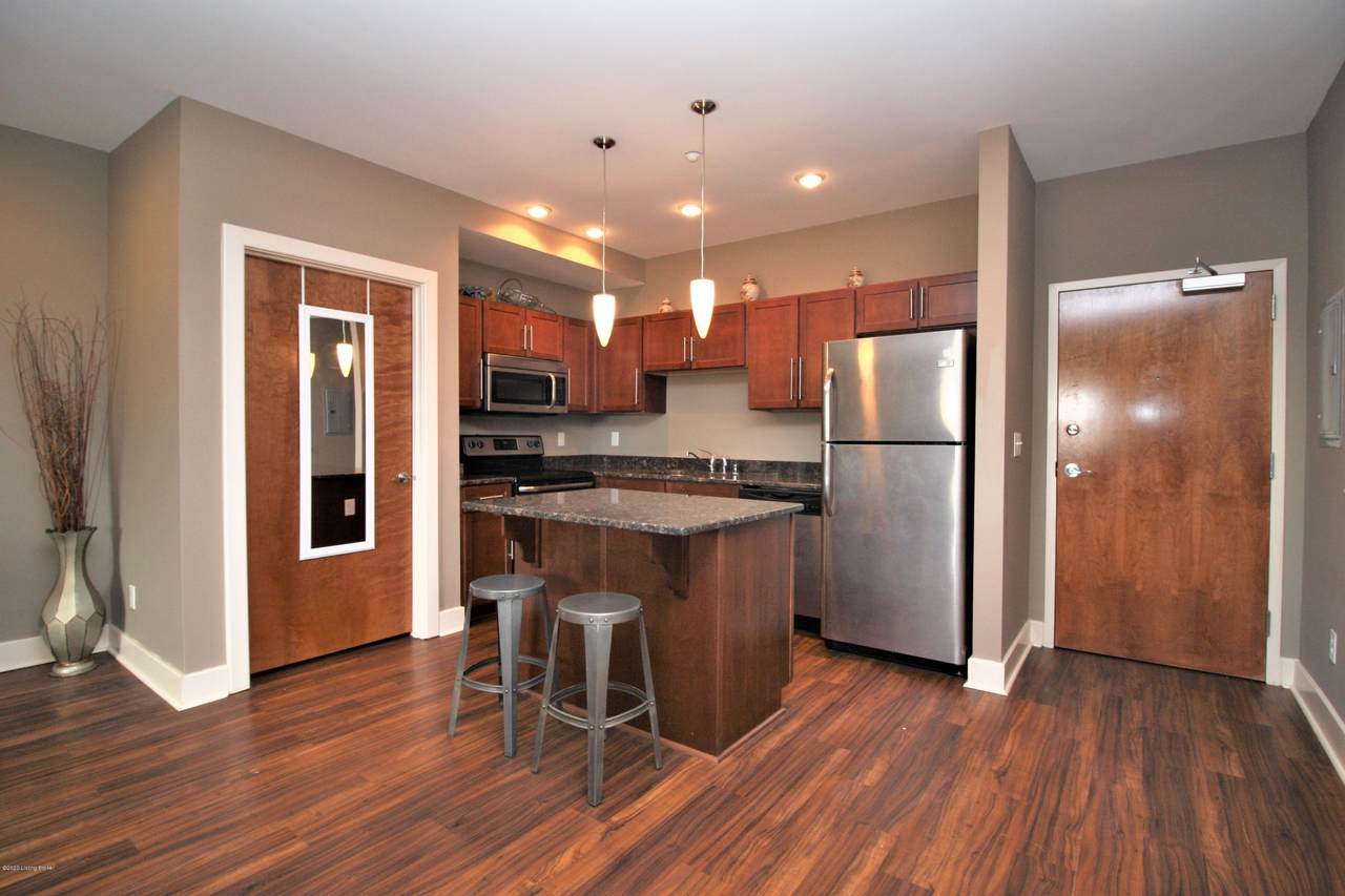 830 Main St - Photo 1
