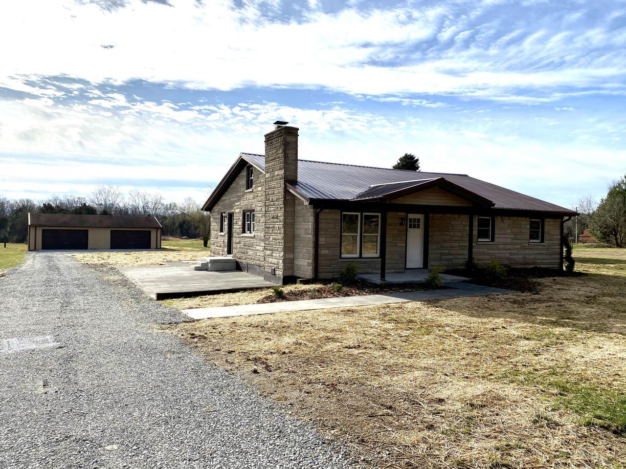 205 Rustic Ln - Photo 1