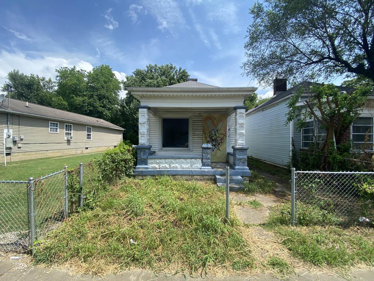 2407 Bank St - Photo 1