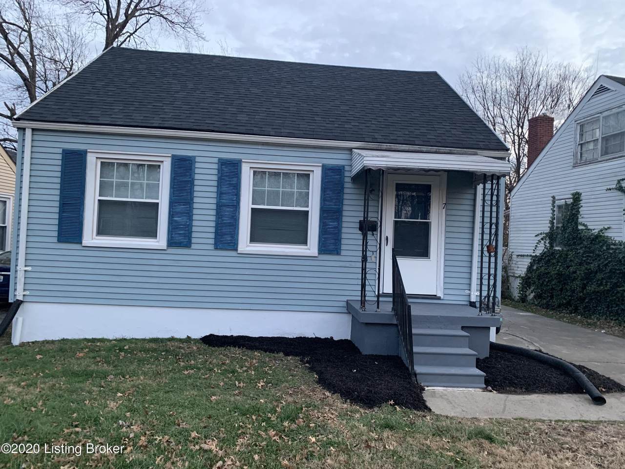 736 Colorado Ave - Photo 1