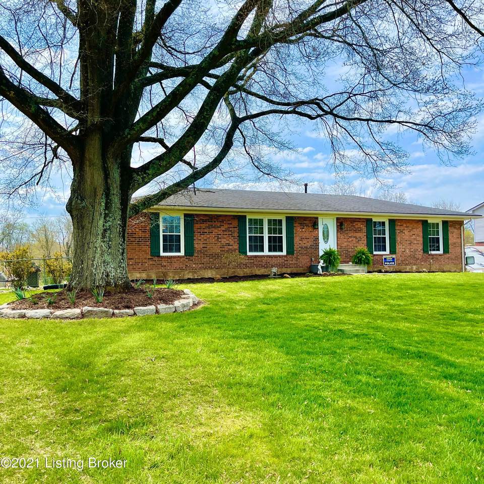 104 Laurel Way - Photo 1