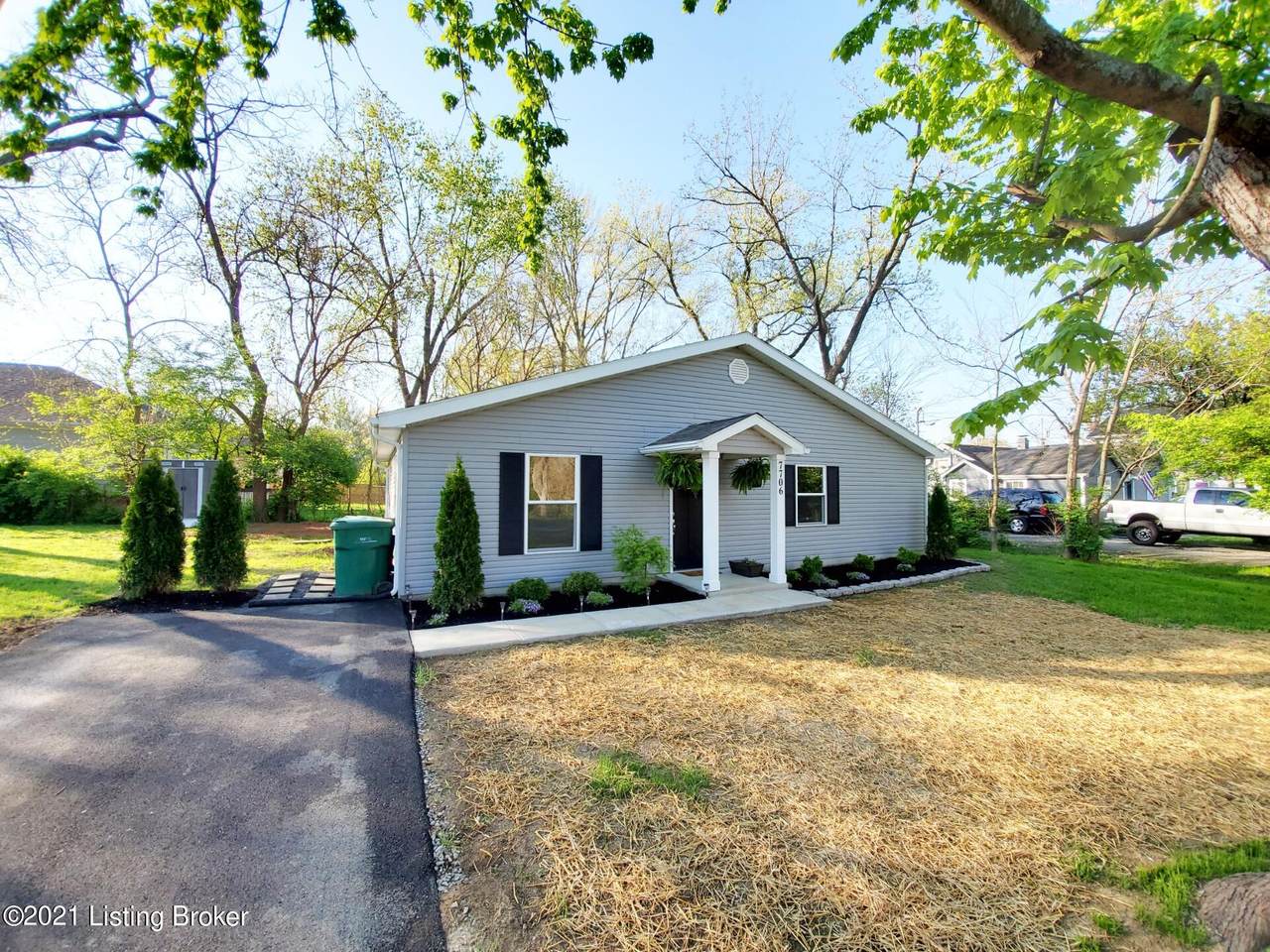 7706 Warwick Ave - Photo 1