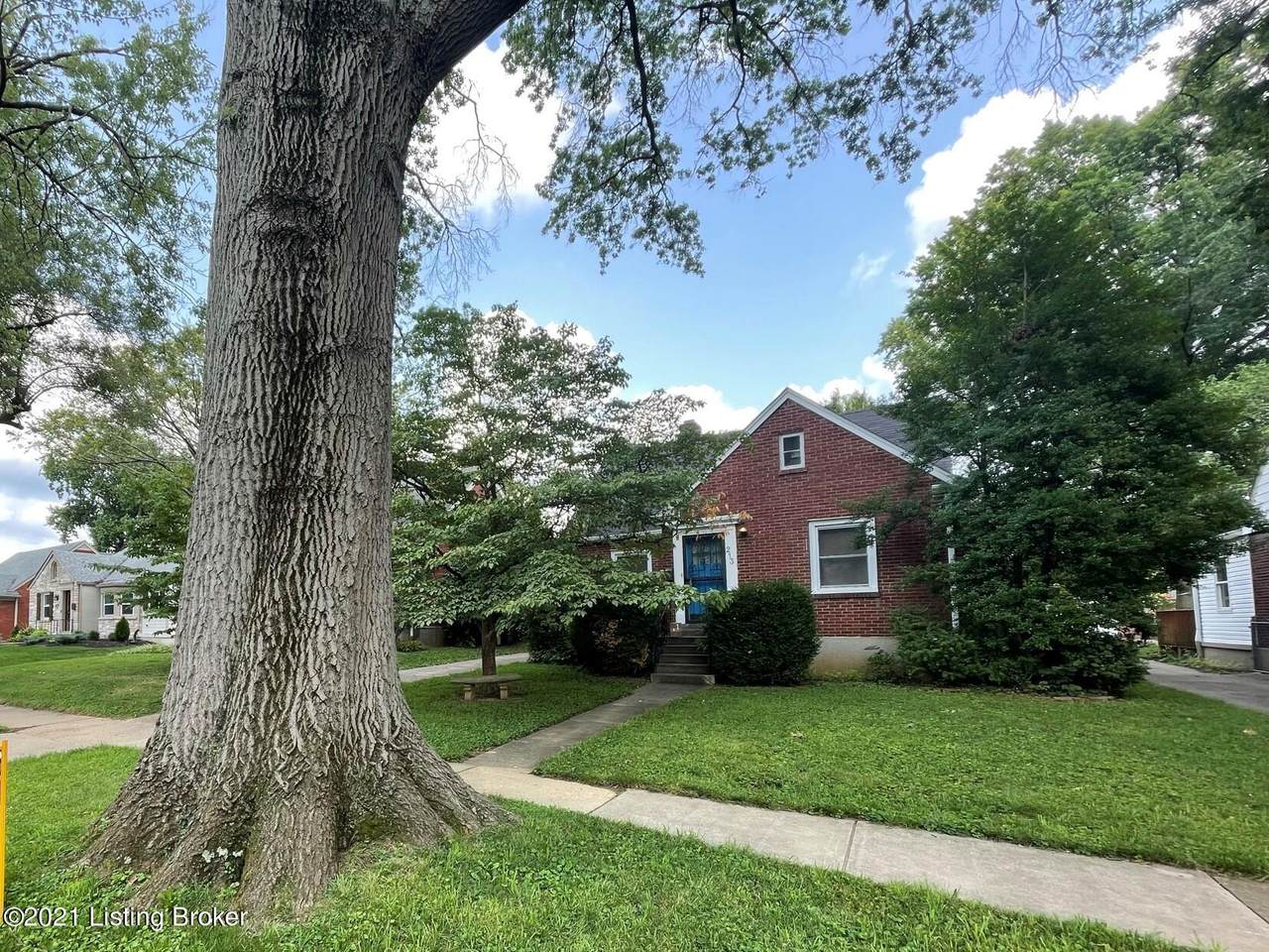 213 Brown Ave - Photo 1
