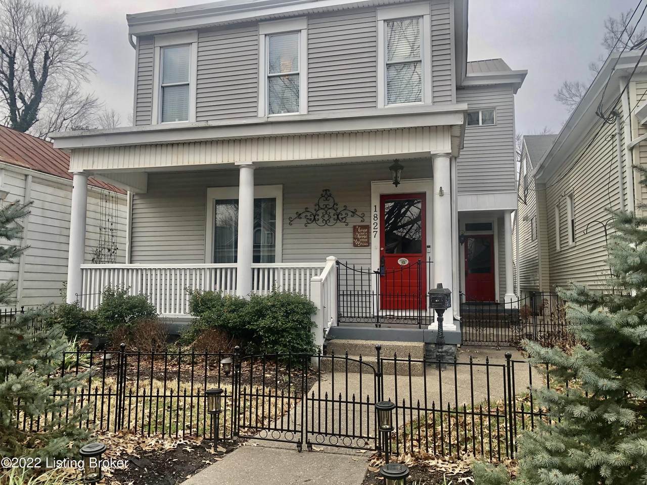 1827 Deerwood Ave - Photo 1