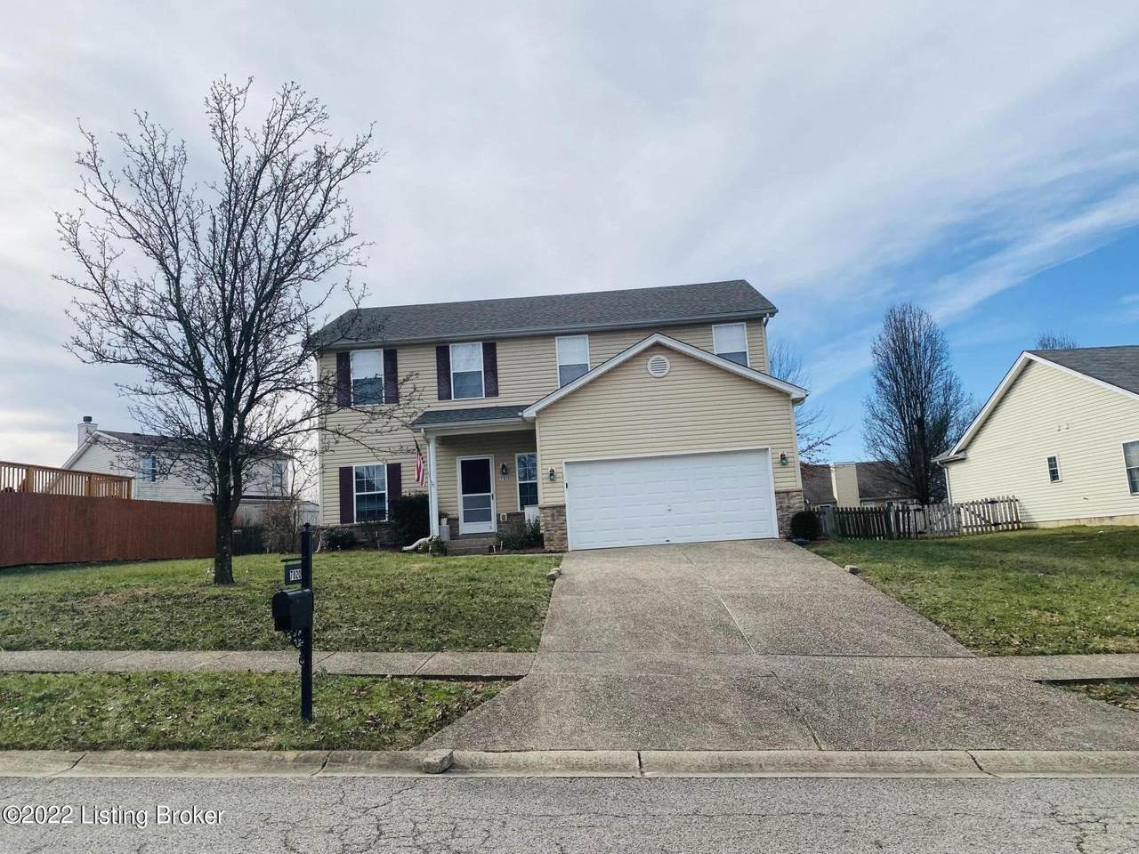 7820 Lariat Rd - Photo 1
