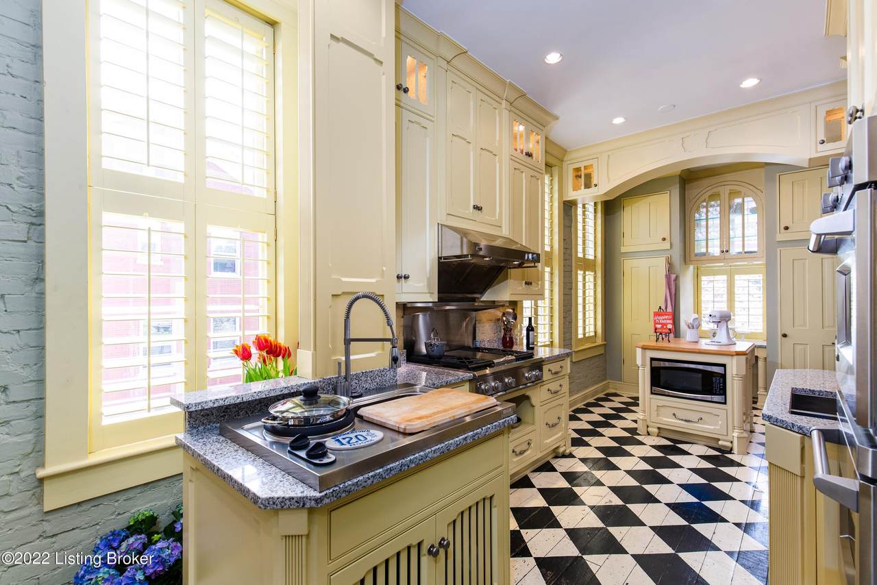 120 Adams St - Photo 1
